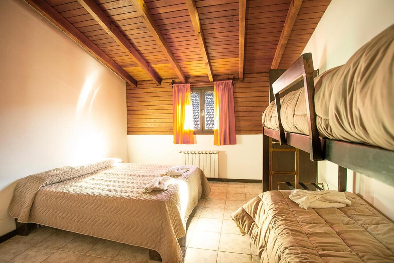 לה קומברסיטה Cucu Haus Hostel מראה חיצוני תמונה