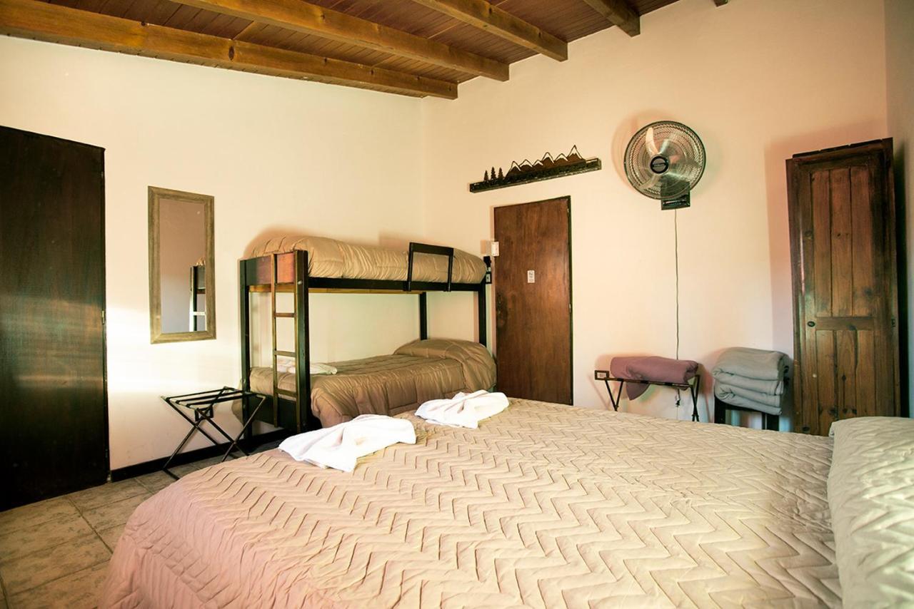 לה קומברסיטה Cucu Haus Hostel מראה חיצוני תמונה
