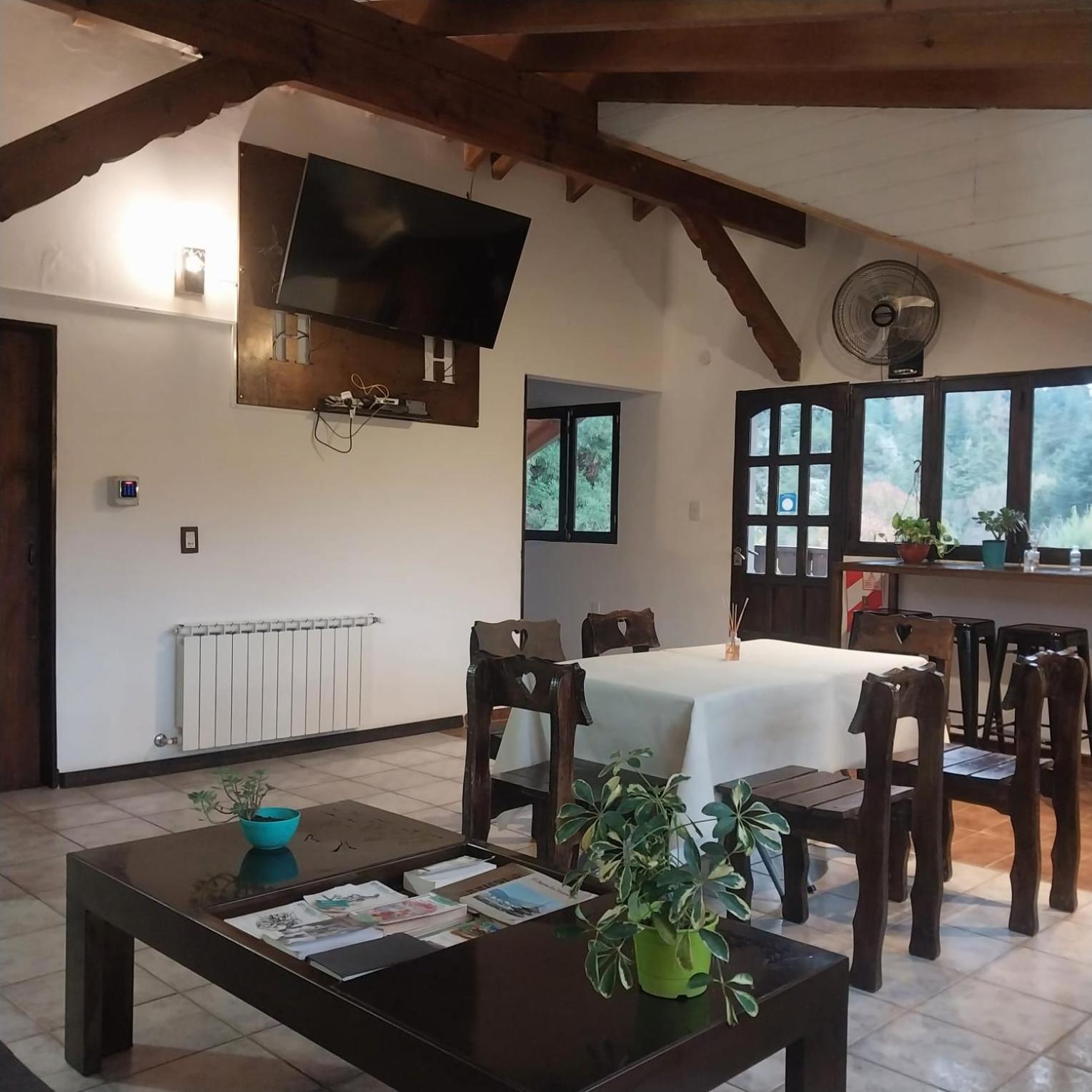 לה קומברסיטה Cucu Haus Hostel מראה חיצוני תמונה