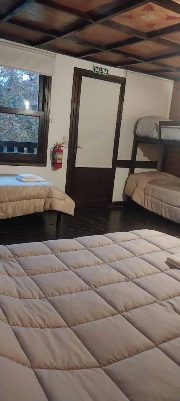 לה קומברסיטה Cucu Haus Hostel מראה חיצוני תמונה